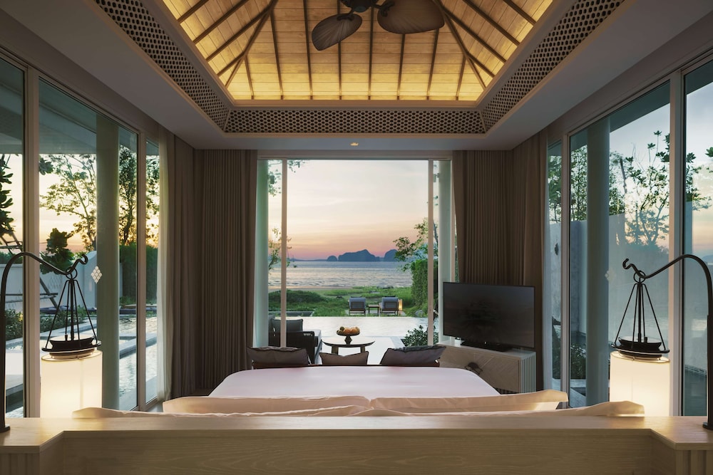 Banyan Tree Krabi — Hotel rooms in Nong Thalay, Krabi