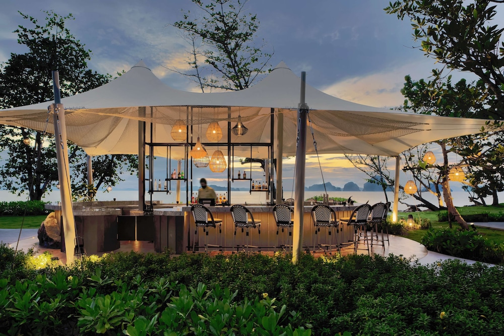 Banyan Tree Krabi — Restaurant & bars in Nong Thalay, Krabi