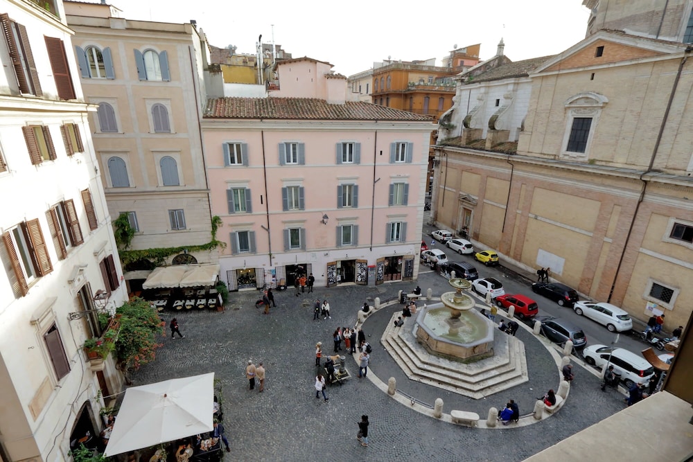 Casa Santa Sofia Hotel — Hotel building in Rome, Lazio