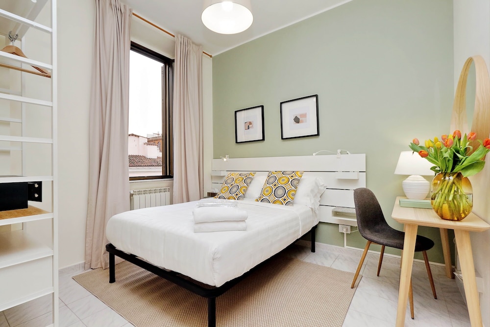 Casa Santa Sofia Hotel — Hotel rooms in Rome, Lazio