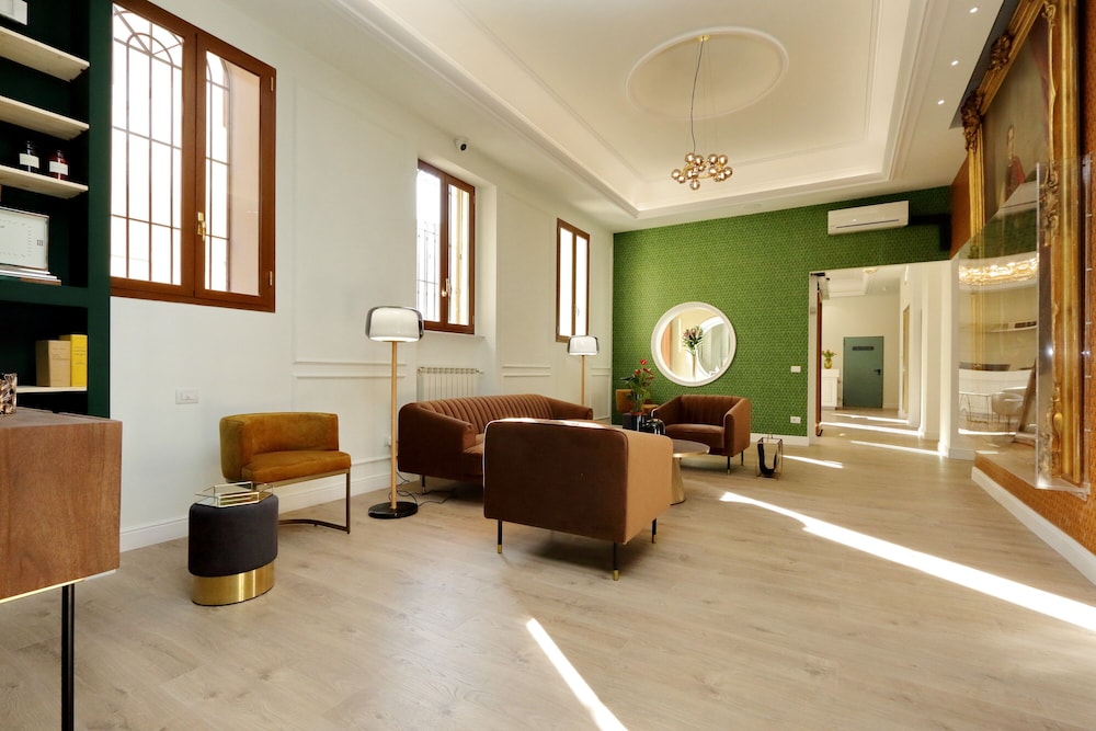 Casa Santa Sofia Hotel — Hotel rooms in Rome, Lazio