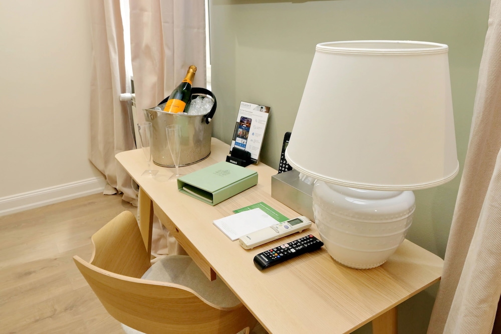 Casa Santa Sofia Hotel — Hotel rooms in Rome, Lazio