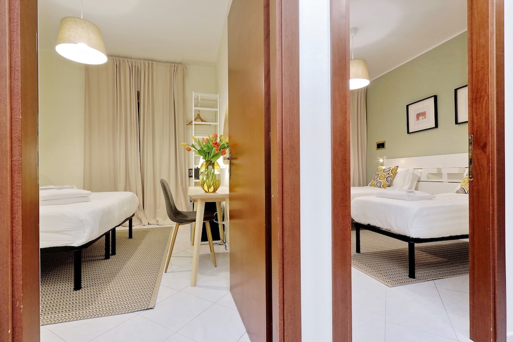Casa Santa Sofia Hotel — Hotel rooms in Rome, Lazio