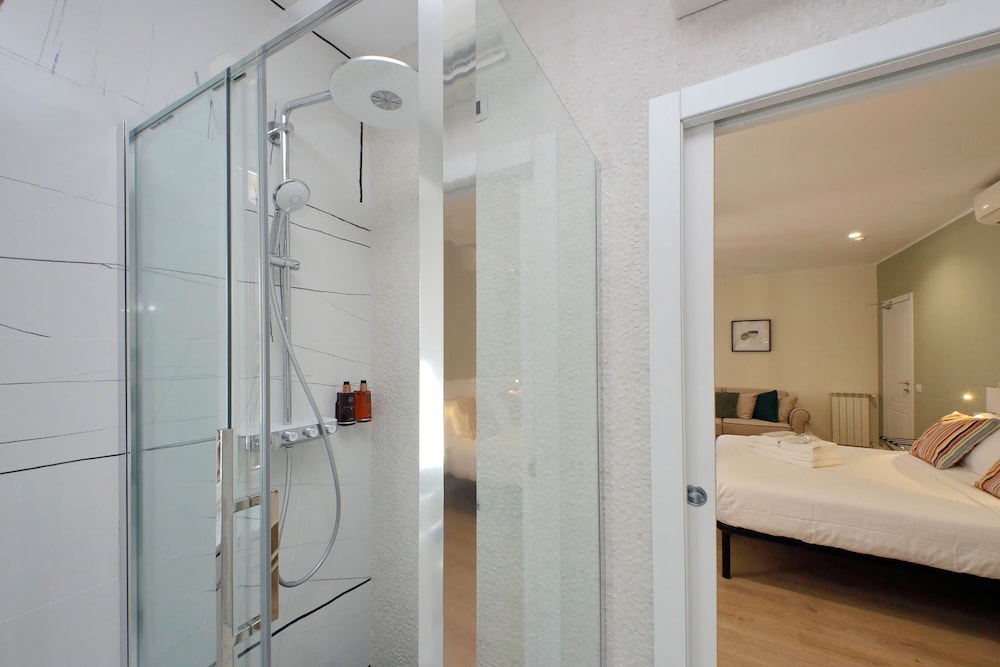 Casa Santa Sofia Hotel — Hotel rooms in Rome, Lazio