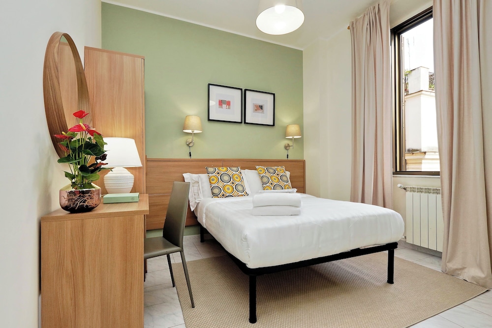 Casa Santa Sofia Hotel — Hotel rooms in Rome, Lazio