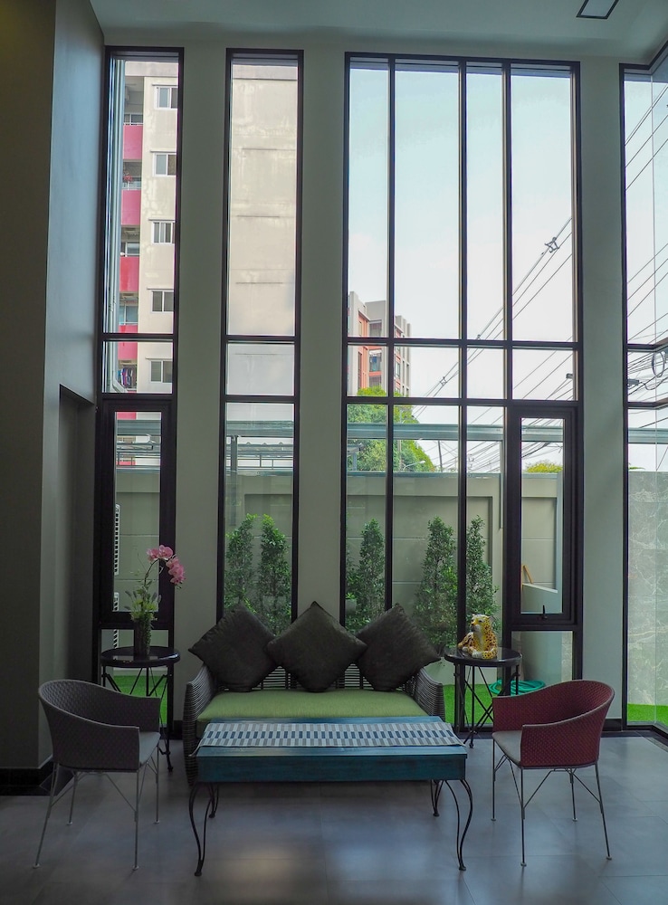 Casaluxe Hotel Ratchada — Hotel building in Bangkok, Bangkok