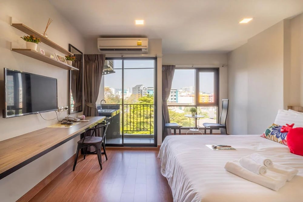Casaluxe Hotel Ratchada — Hotel rooms in Bangkok, Bangkok