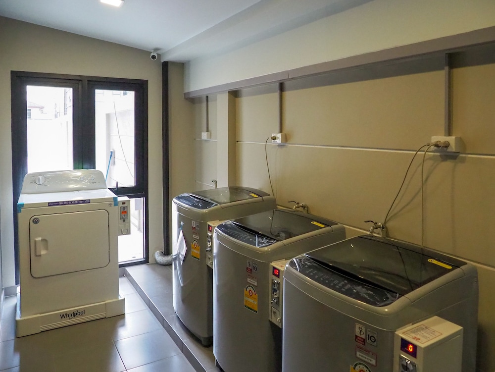 Casaluxe Hotel Ratchada — Hotel building in Bangkok, Bangkok