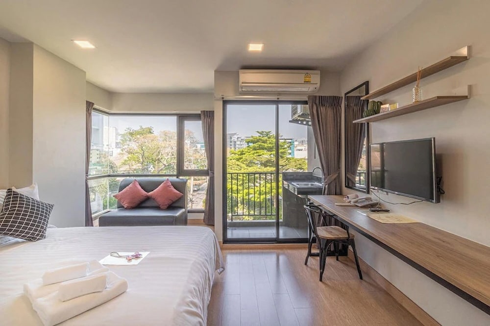 Casaluxe Hotel Ratchada — Hotel rooms in Bangkok, Bangkok