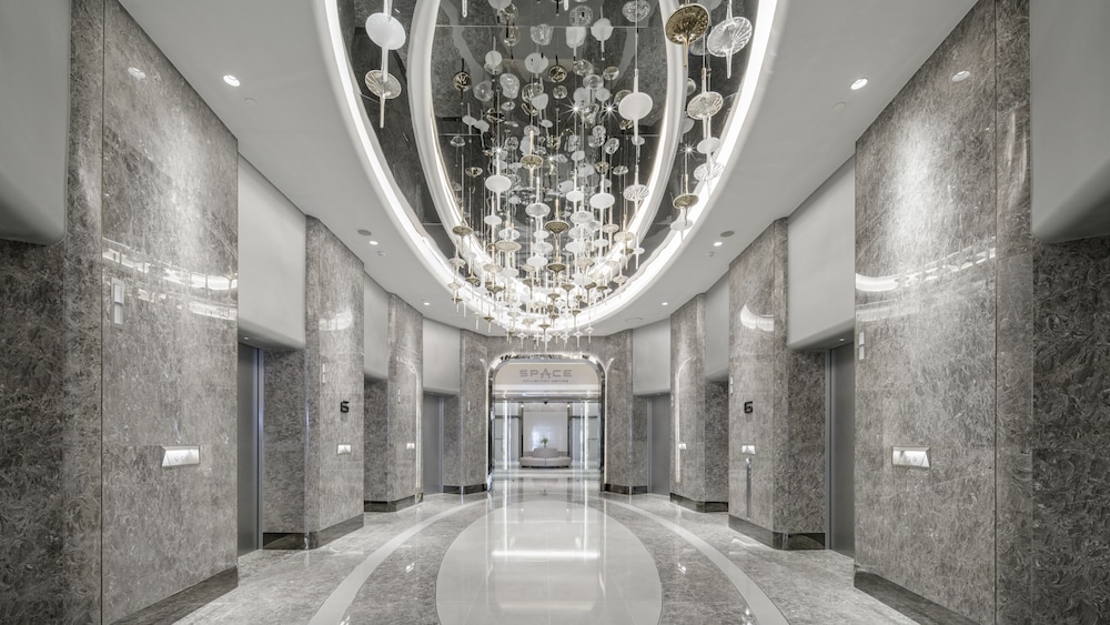 Grande Centre Point Space Pattaya — Hotel building in Pattaya, Chonburi