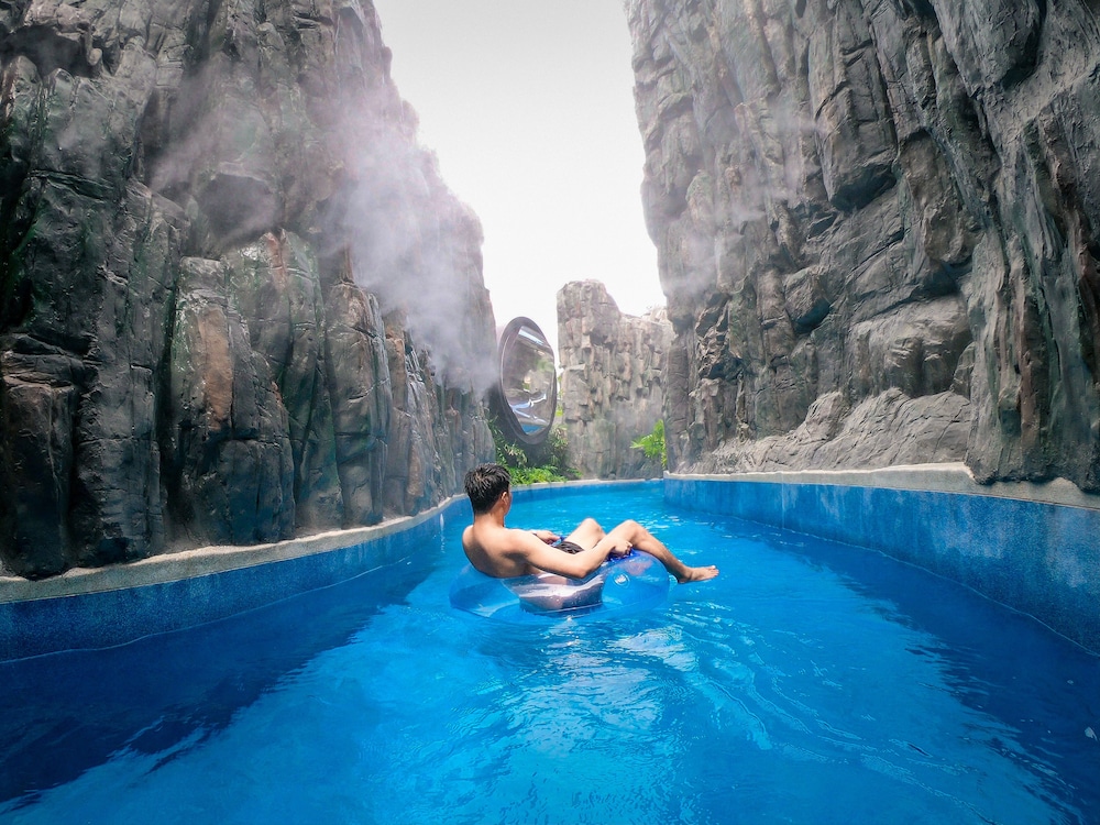 Grande Centre Point Space Pattaya — Swimming pool in Pattaya, Chonburi