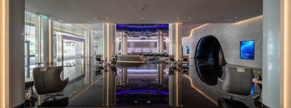 Grande Centre Point Space Pattaya — Hotel building in Pattaya, Chonburi