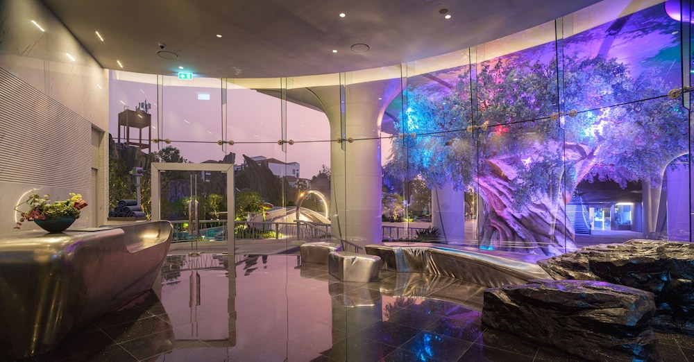 Grande Centre Point Space Pattaya — Hotel building in Pattaya, Chonburi