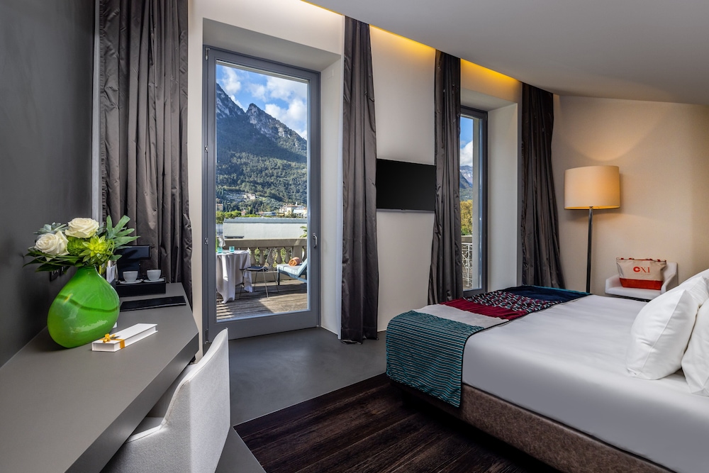 Lido Palace - The Leading Hotels of the World — Hotel rooms in Riva del Garda, Trentino-Alto Adige