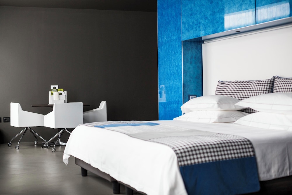 Lido Palace - The Leading Hotels of the World — Hotel rooms in Riva del Garda, Trentino-Alto Adige