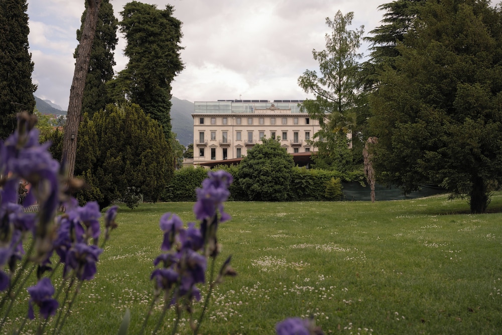 Lido Palace - The Leading Hotels of the World — Hotel building in Riva del Garda, Trentino-Alto Adige