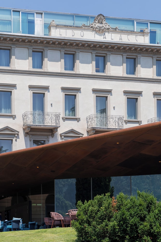 Lido Palace - The Leading Hotels of the World — Hotel building in Riva del Garda, Trentino-Alto Adige