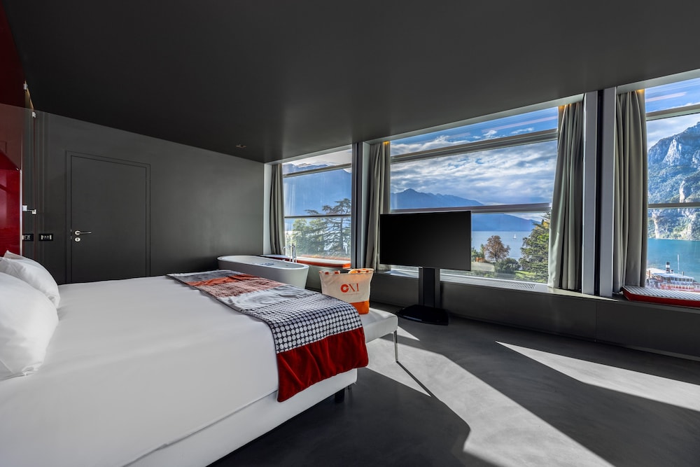 Lido Palace - The Leading Hotels of the World — Hotel rooms in Riva del Garda, Trentino-Alto Adige