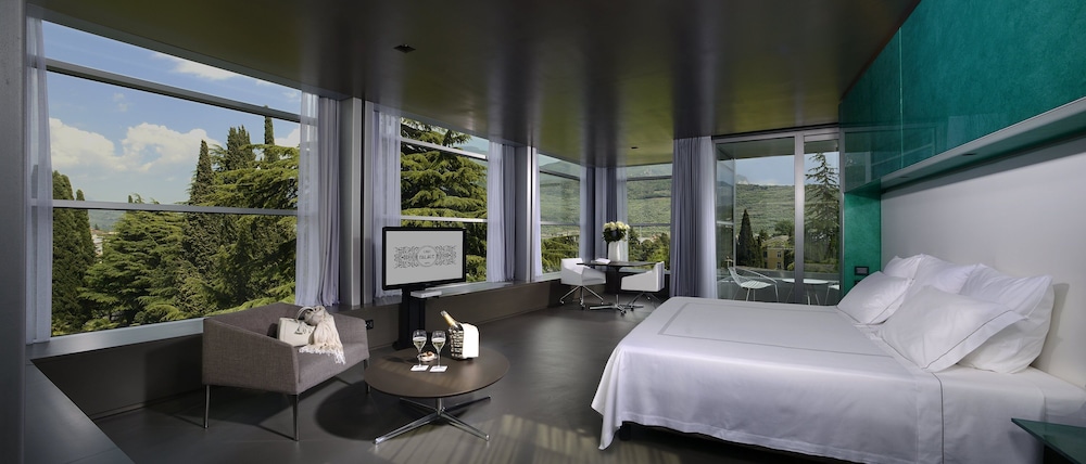 Lido Palace - The Leading Hotels of the World — Hotel rooms in Riva del Garda, Trentino-Alto Adige