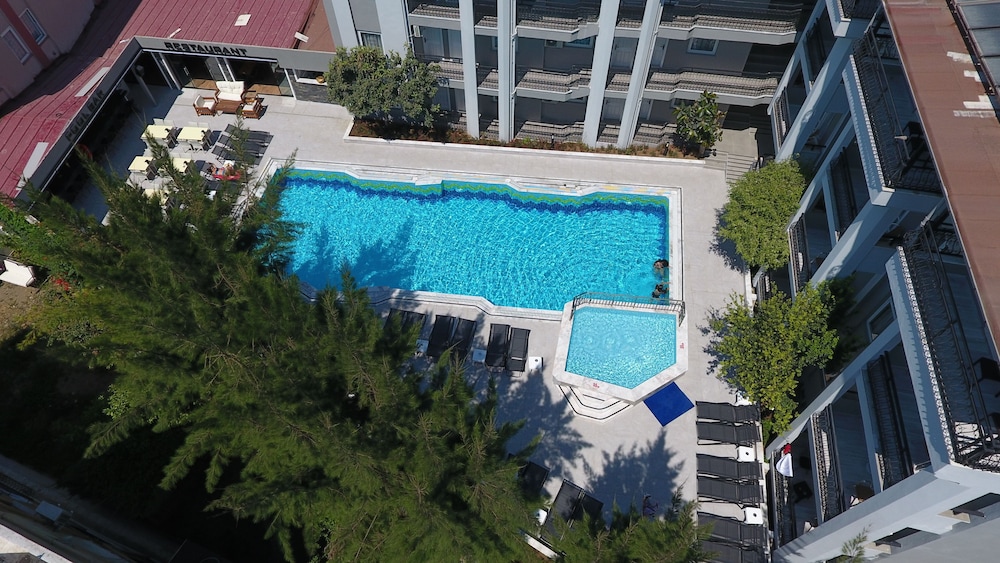 Club Sema Suite Hotel — Swimming pool in Marmaris, Mugla