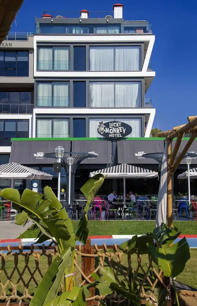 Lucky Monkey Hotel — Restaurant & bars in Antalya