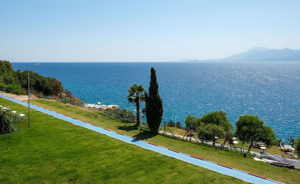 Lucky Monkey Hotel — Attractions in the area in Antalya
