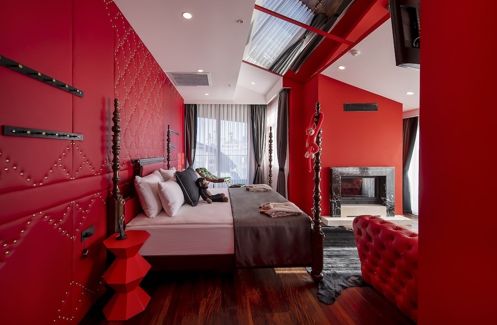 Lucky Monkey Hotel — Hotel rooms in Antalya