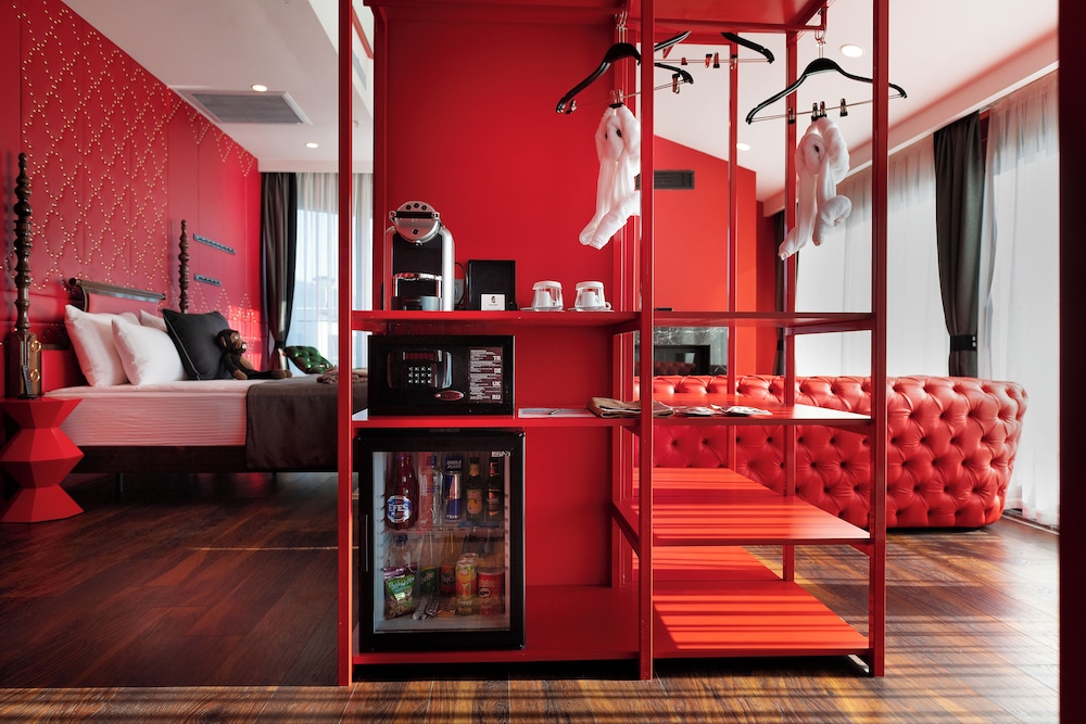 Lucky Monkey Hotel — Hotel rooms in Antalya