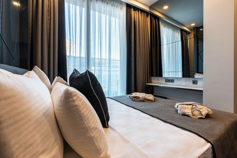 Lucky Monkey Hotel — Hotel rooms in Antalya