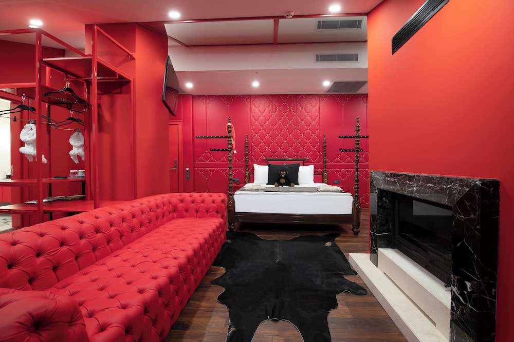 Lucky Monkey Hotel — Hotel rooms in Antalya