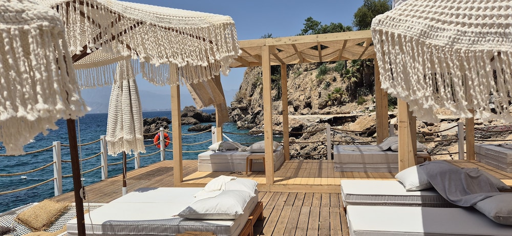 Lucky Monkey Hotel — Beach in Antalya