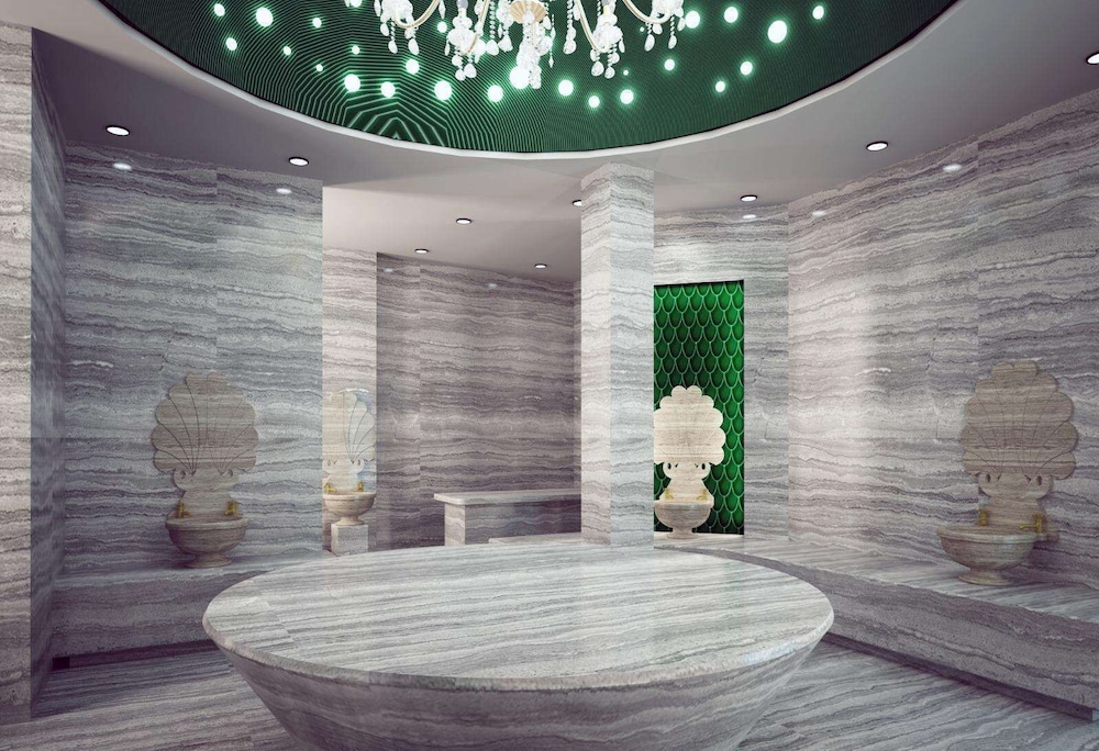 Lucky Monkey Hotel — Spa in Antalya