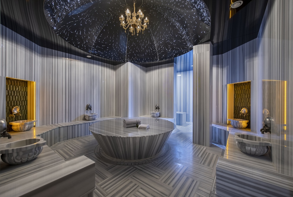Lucky Monkey Hotel — Spa in Antalya