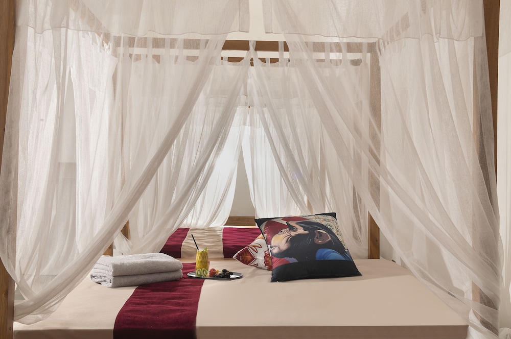 Lucky Monkey Hotel — Hotel rooms in Antalya