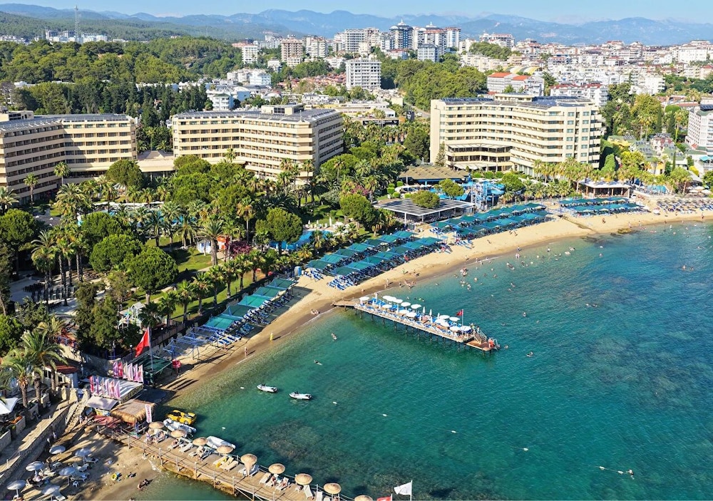 Özkaymak Select Hotel - Ultra All Inclusive — Beach in Avsallar