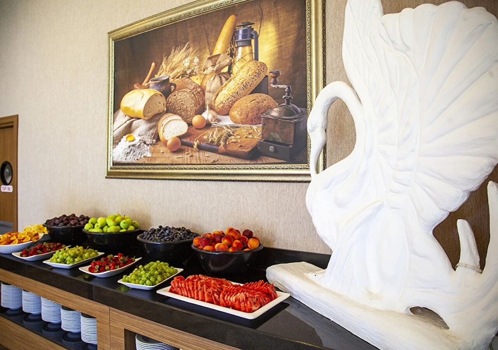 Özkaymak Select Hotel - Ultra All Inclusive — Restaurant & bars in Avsallar