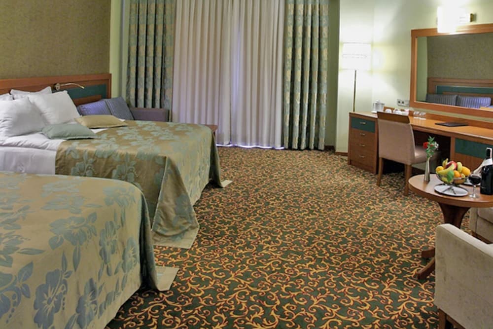 Özkaymak Select Hotel - Ultra All Inclusive — Hotel rooms in Avsallar