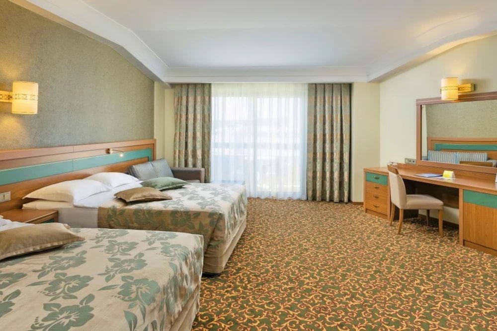 Özkaymak Select Hotel - Ultra All Inclusive — Hotel rooms in Avsallar