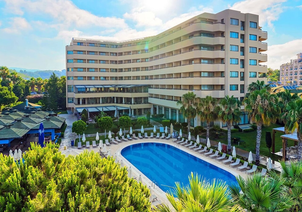 Özkaymak Select Hotel - Ultra All Inclusive — Hotel building in Avsallar