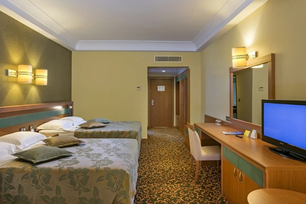 Özkaymak Select Hotel - Ultra All Inclusive — Hotel rooms in Avsallar