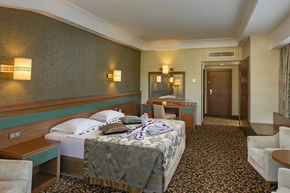Özkaymak Select Hotel - Ultra All Inclusive — Hotel rooms in Avsallar