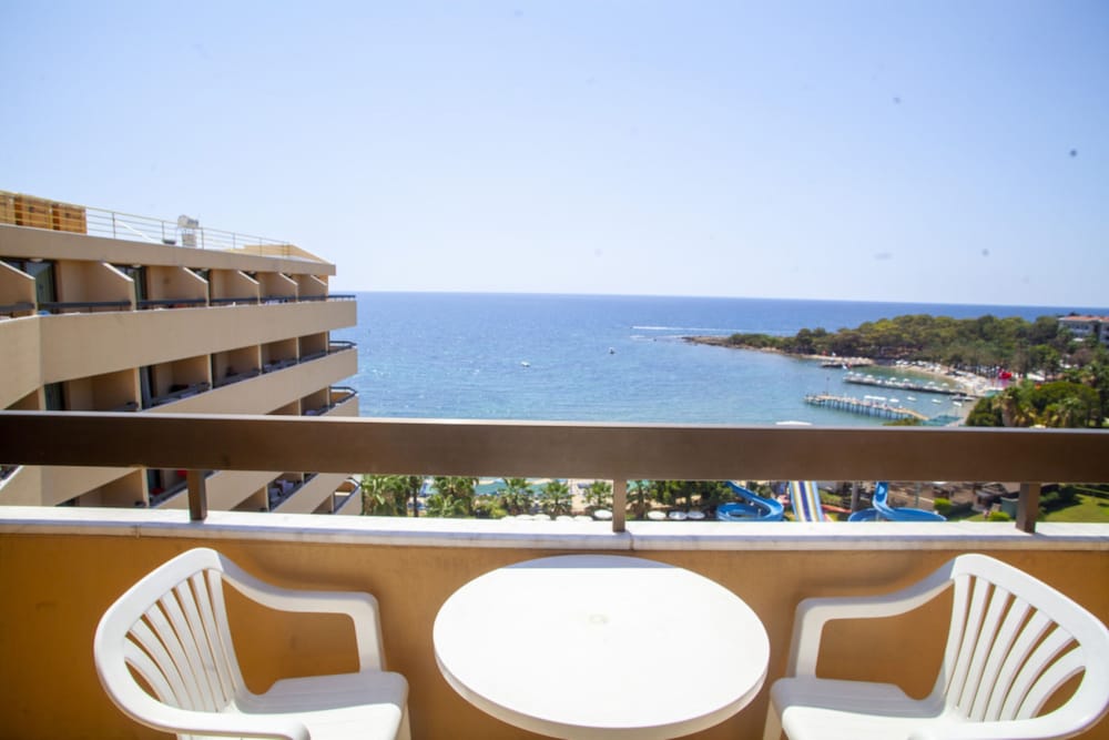 Özkaymak Select Hotel - Ultra All Inclusive — Hotel rooms in Avsallar