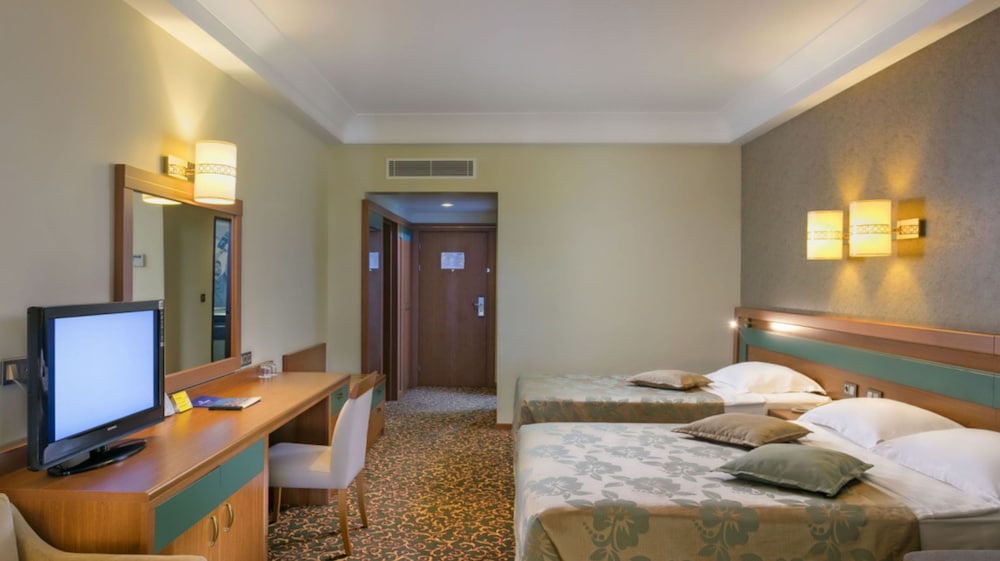 Özkaymak Select Hotel - Ultra All Inclusive — Hotel rooms in Avsallar