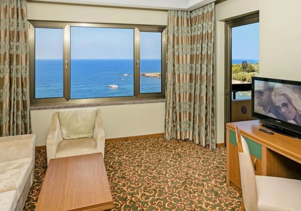 Özkaymak Select Hotel - Ultra All Inclusive — Hotel rooms in Avsallar