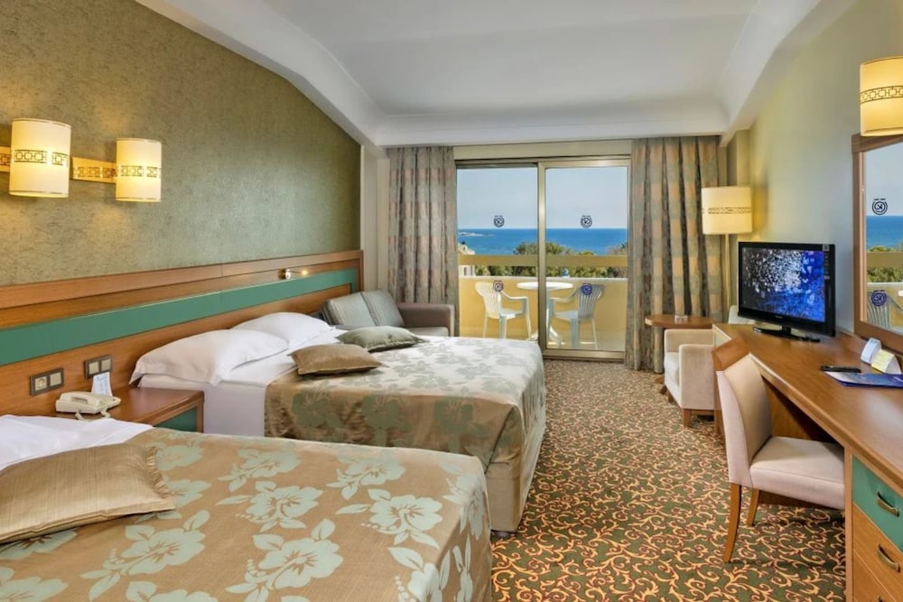 Özkaymak Select Hotel - Ultra All Inclusive — Hotel rooms in Avsallar