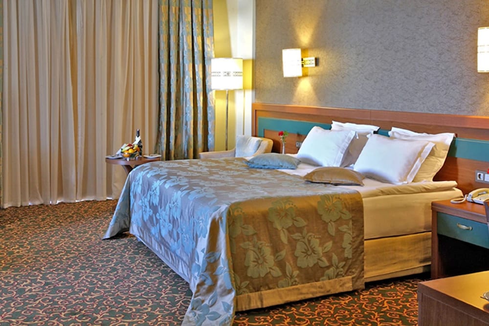 Özkaymak Select Hotel - Ultra All Inclusive — Hotel rooms in Avsallar