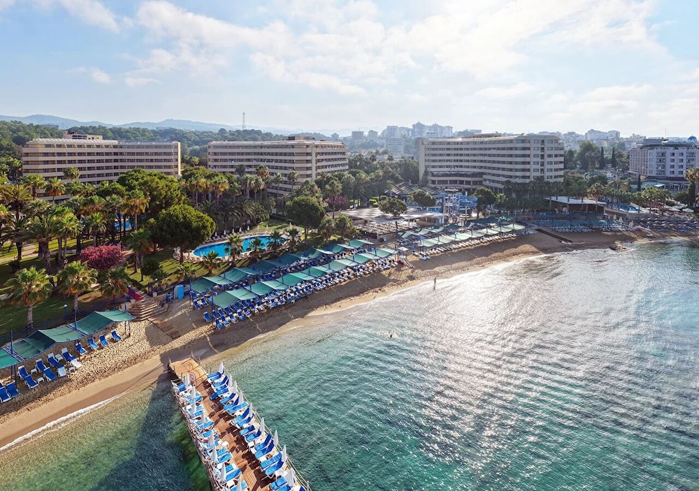 Özkaymak Select Hotel - Ultra All Inclusive — Beach in Avsallar