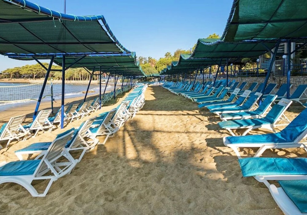 Özkaymak Select Hotel - Ultra All Inclusive — Beach in Avsallar