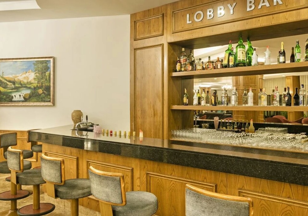 Özkaymak Select Hotel - Ultra All Inclusive — Restaurant & bars in Avsallar