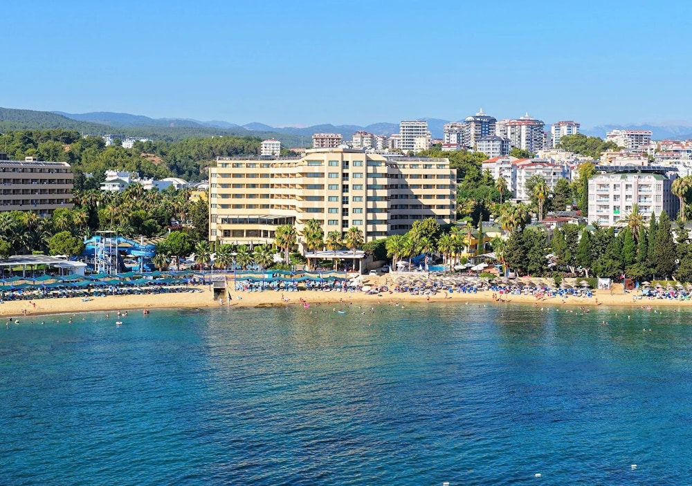 Özkaymak Select Hotel - Ultra All Inclusive — Beach in Avsallar